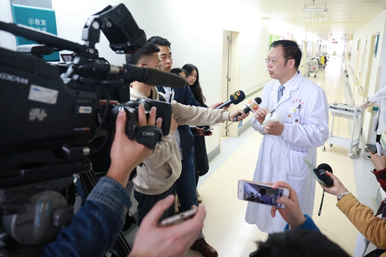 3d打印人工股骨头关节最新技术,3d打印人工骨再造脚趾