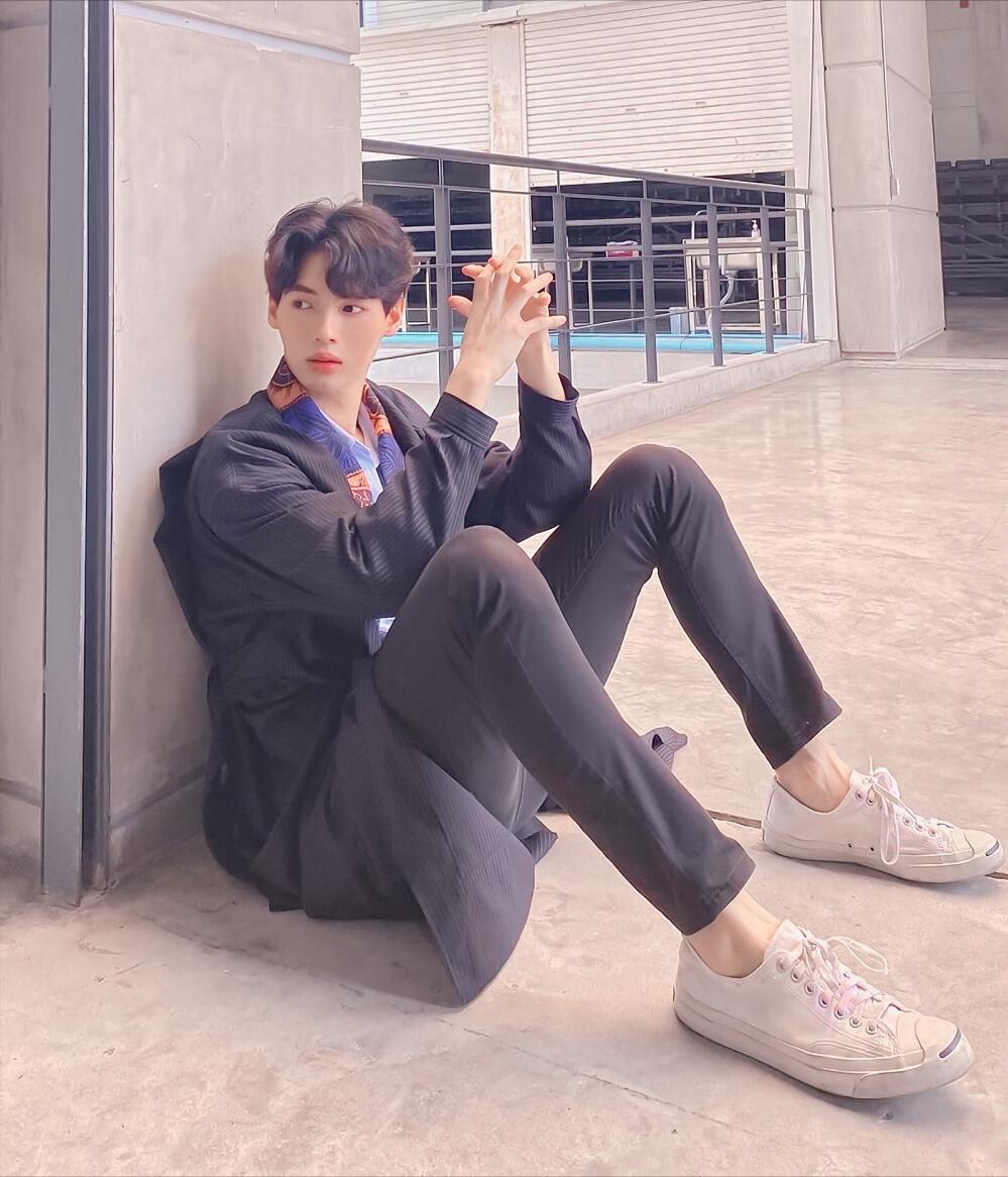 他泰让人一眼万年的外观:妞的鼻尖痣泡芙的笑眼文总的手