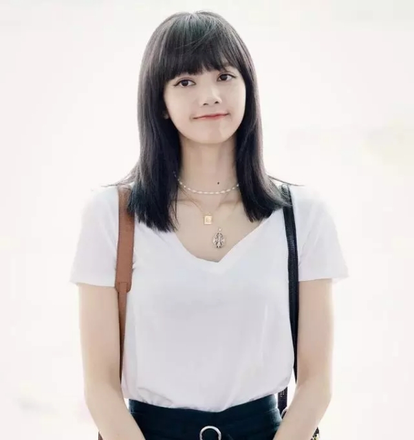 今年流行什么发型丸子头好看,教你一款洋气的丸子头发型