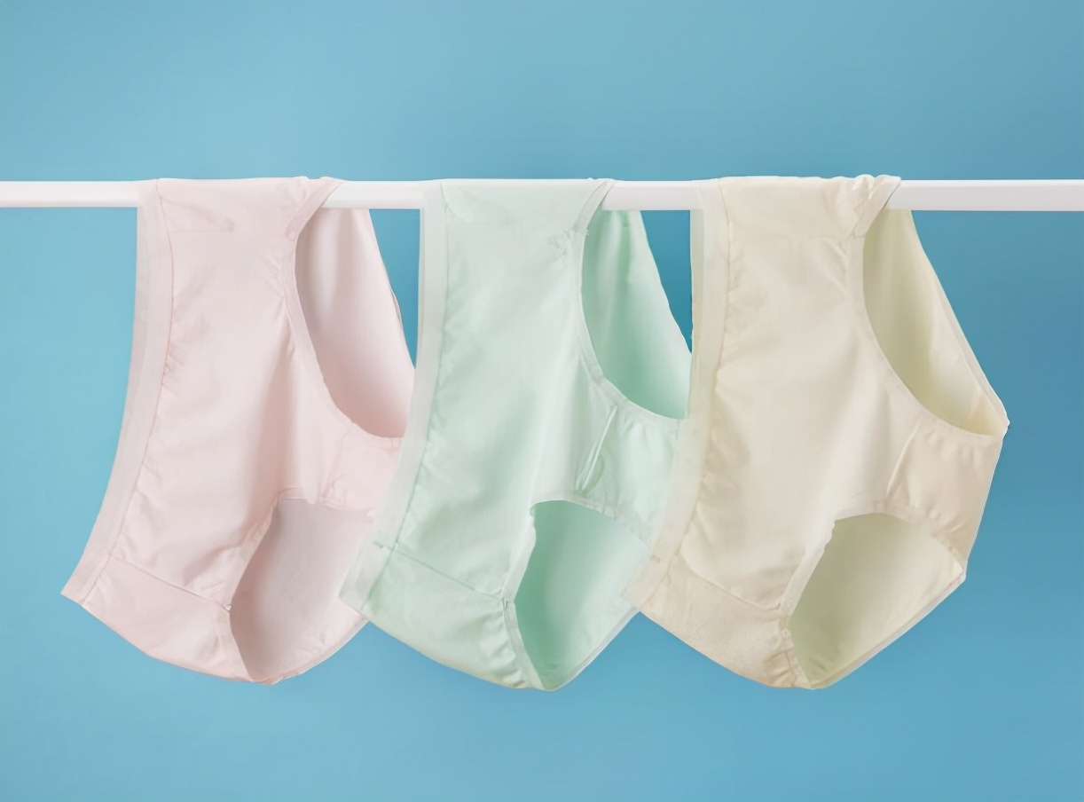 裤洗后总是发黄发硬,女生每天洗内裤的原因