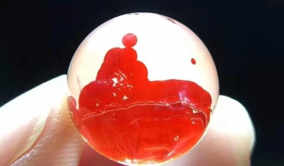 最爱红玫瑰,最爱红瓶香水