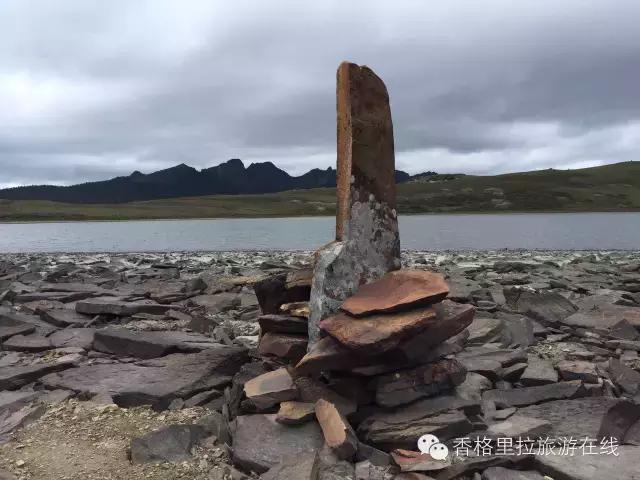 香格里拉除了景点还有好玩的地方,丽江去香格里拉路途中有什么景点