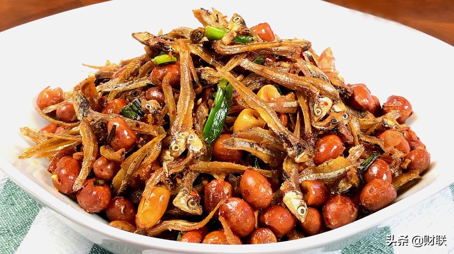 一年卖出12亿包，小鱼干成新宠！成本却只有4角，其中有何猫腻？