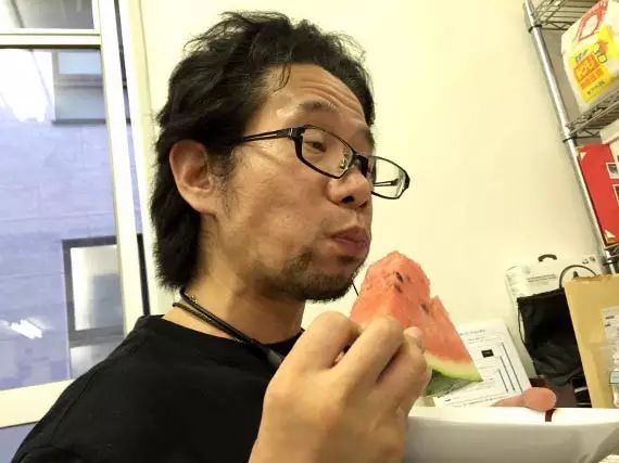 日本人就从来不抱怨苹果太贵