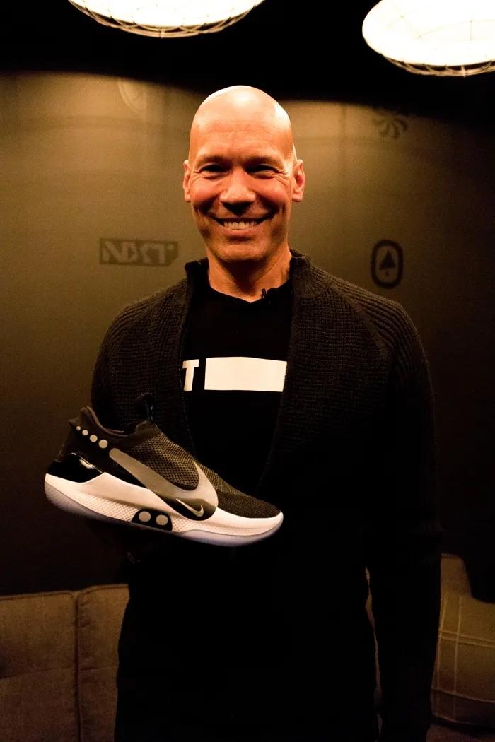 “为了这双鞋,我才买的这台iPhone”