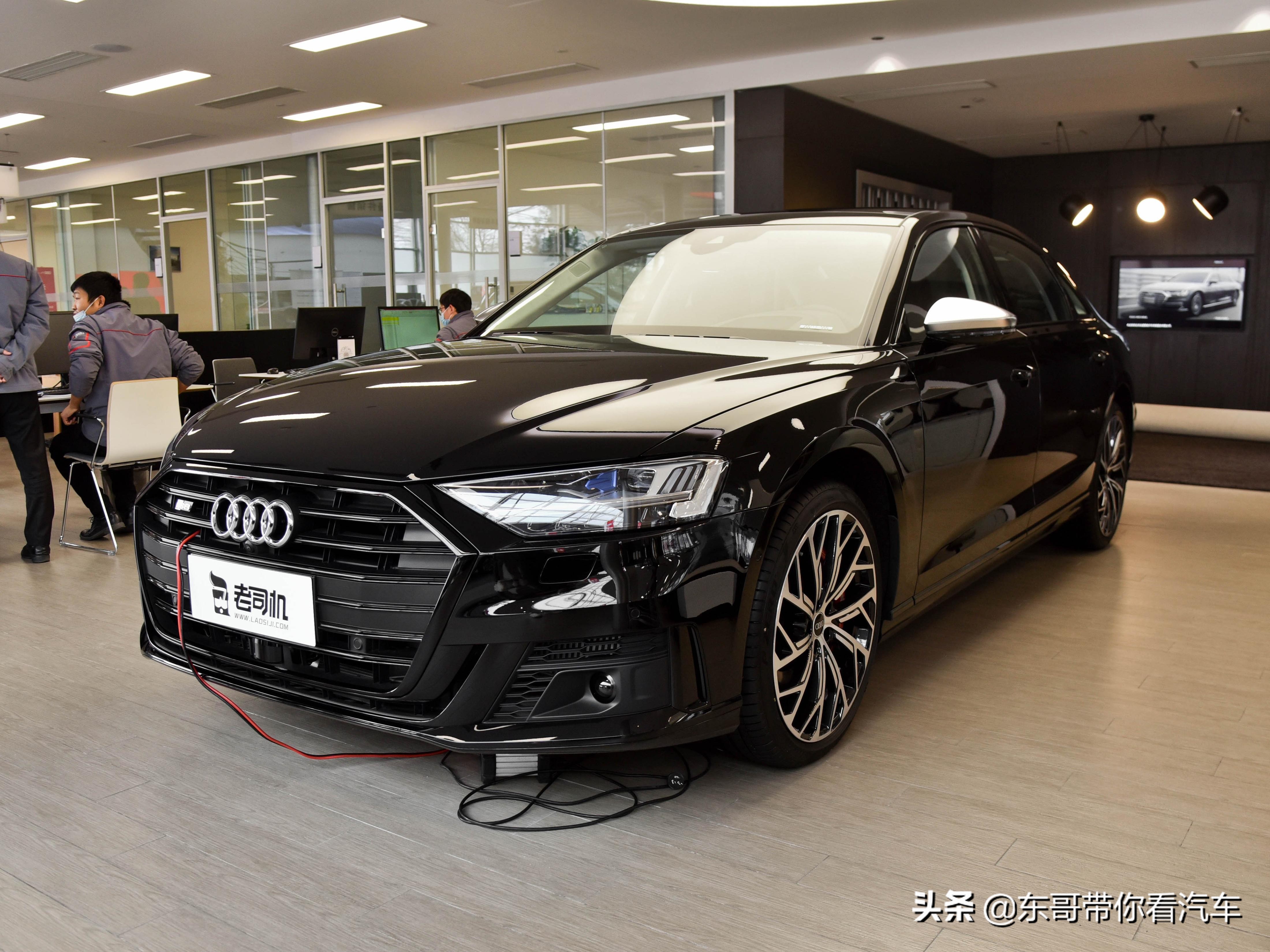 奥迪s8和奥迪a8lw12哪个好,奥迪s8和奔驰s63宝马m8哪个快