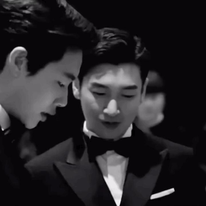 开局就坠机，曹叔这部新剧玩的就是心跳