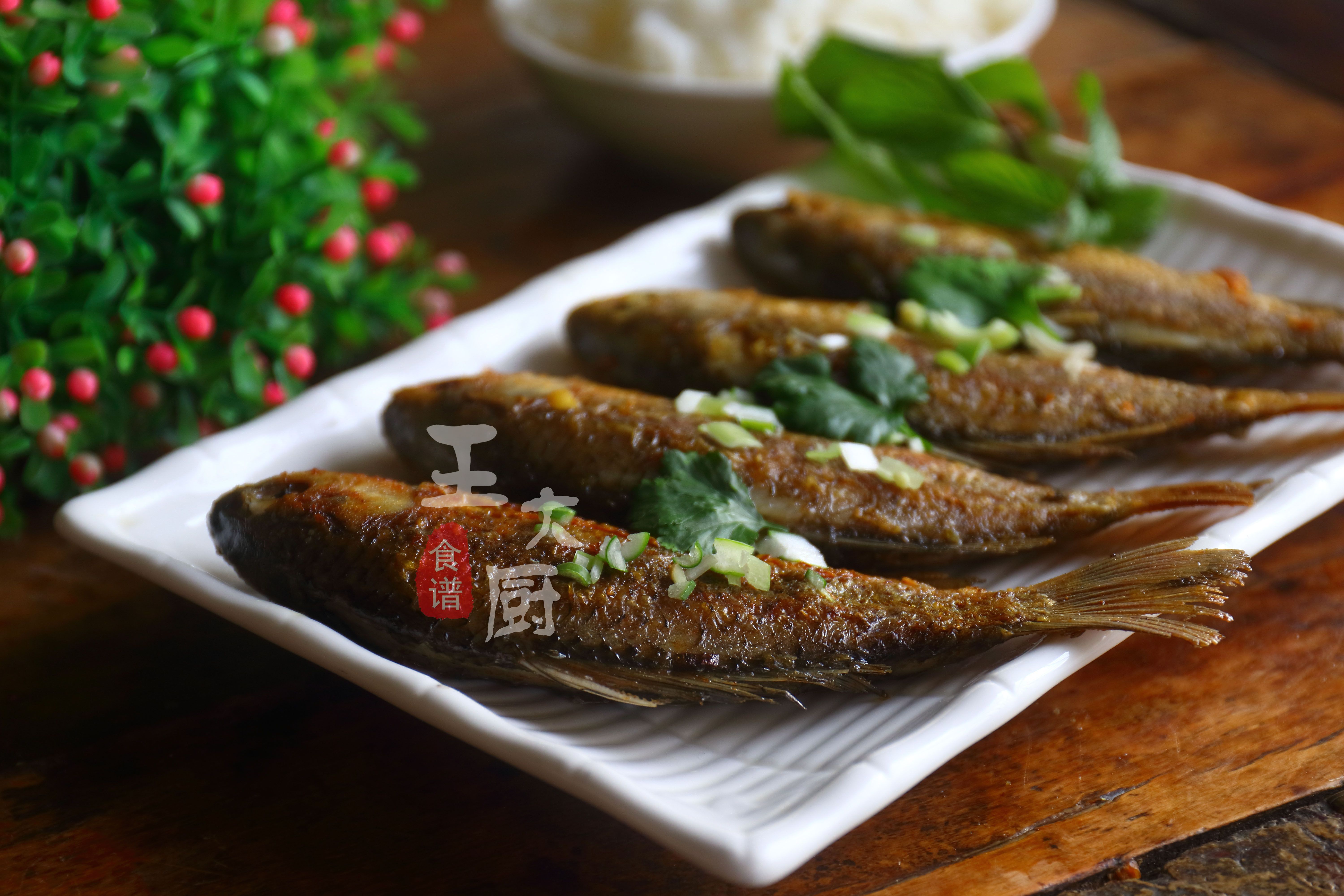 煎鲫鱼最好吃的做法大全家常,怎么煎鲫鱼好吃又简单