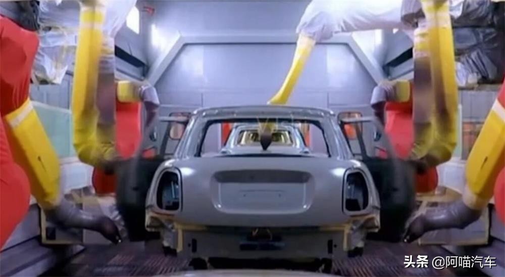 车漆面重度划痕如何处理,车漆轻微划痕自己修还是去修理厂