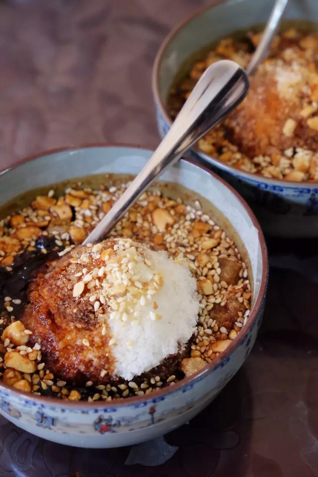 贵阳最好吃的糕粑稀饭,贵阳青岩糕粑稀饭成品