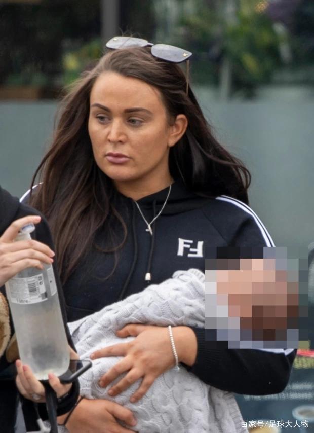 英超王牌球员喜当爹,英超球员当爹