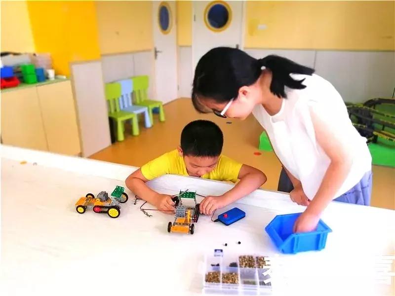 再下一城泺喜机器人浙江温州泰顺校区盛大开业