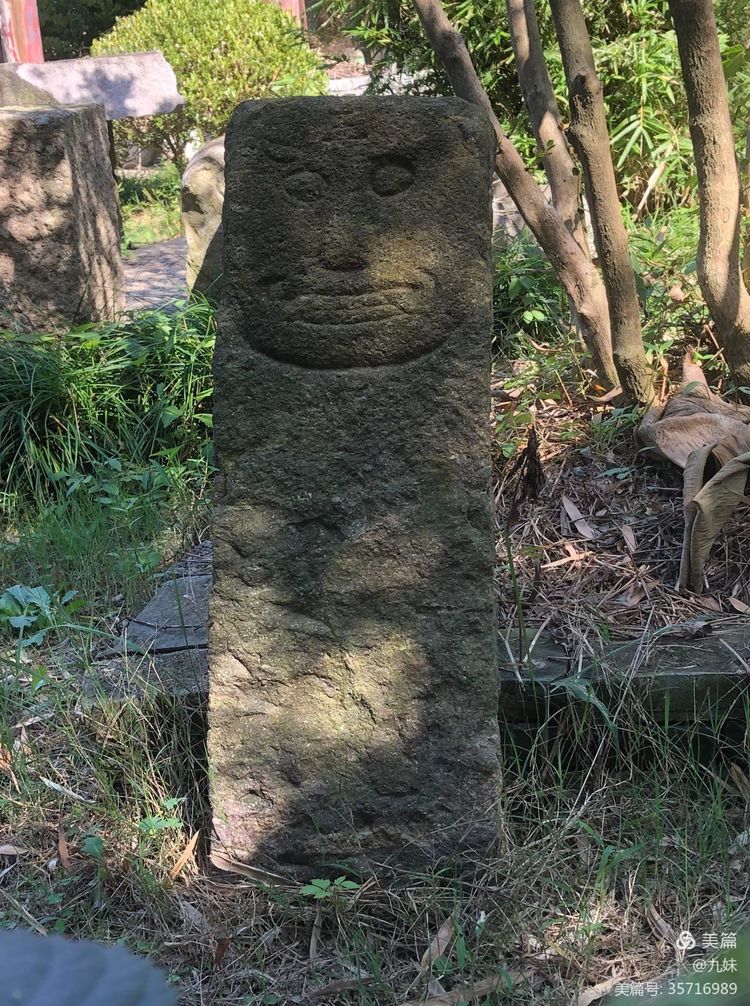 走进风雅石园，位于王店镇聚宝湾景区里