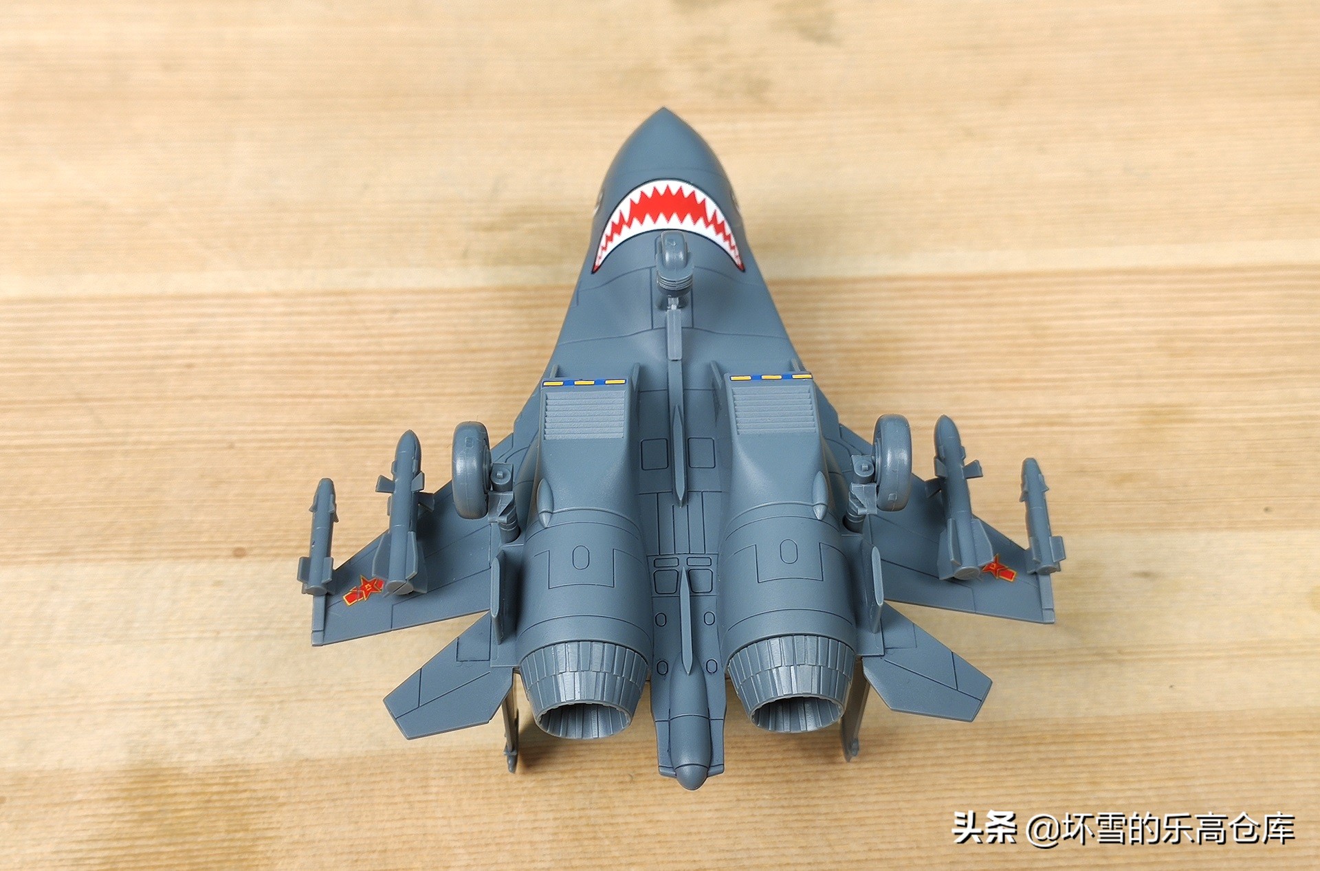 军模评测：行云模型Q版歼11战斗机