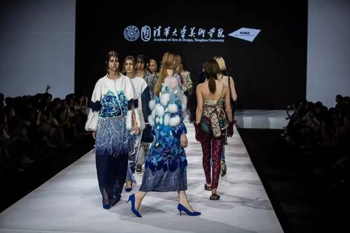 清华大学校长遭网友炮轰,清华校长致辞被炮轰最新进展