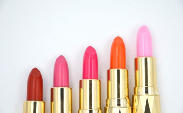 自制口红的危害大解析！妈妈，我再也不敢用自制口红了