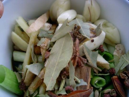 烧烤师傅教你零基础烤羊肉串,买直接串好的羊肉串怎么烤