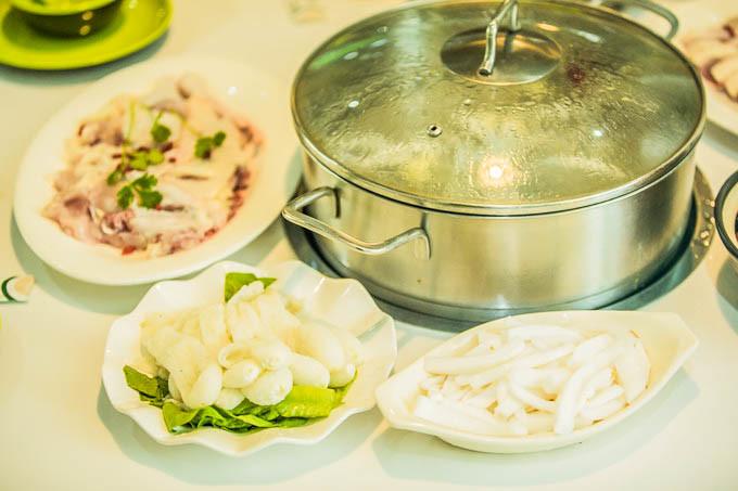 在三亚吃正宗的椰子鸡，不妨试试这两家（海南海岸行者旅行社）