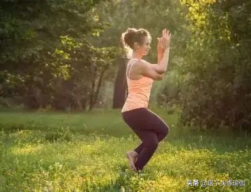 7个连贯的瑜伽体式,七个锻炼核心的动作