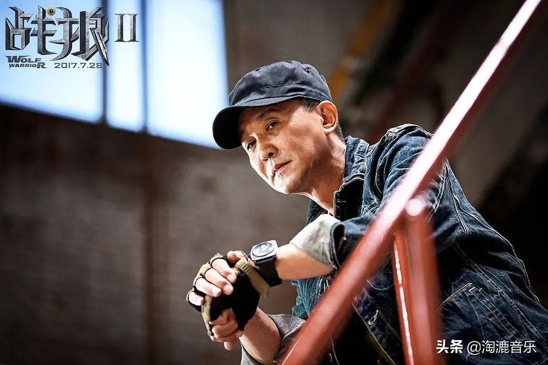 吴京战狼二的小细节,战狼2吴京最后一个镜头