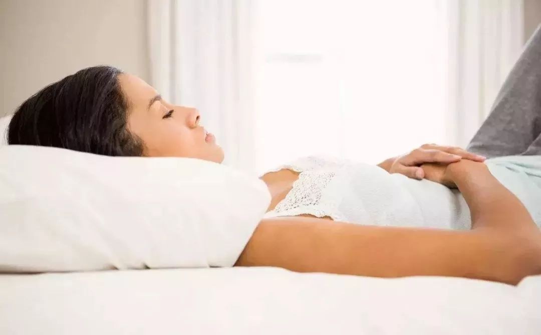 女朋友来月经痛的真实状态,女朋友来姨妈啥时候最疼