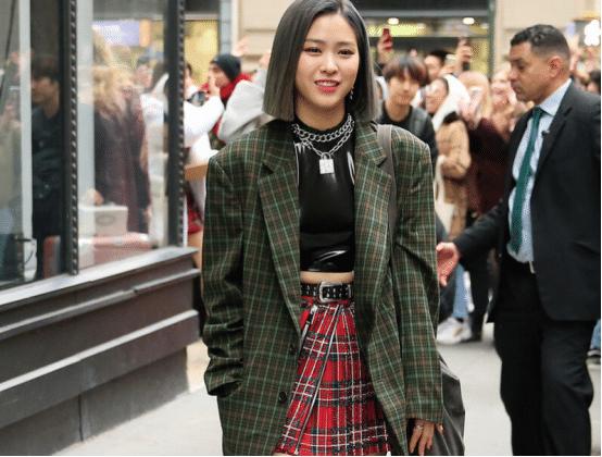 休闲短腿靴子搭配哪种裤子好看,短裤搭配什么靴子显腿长