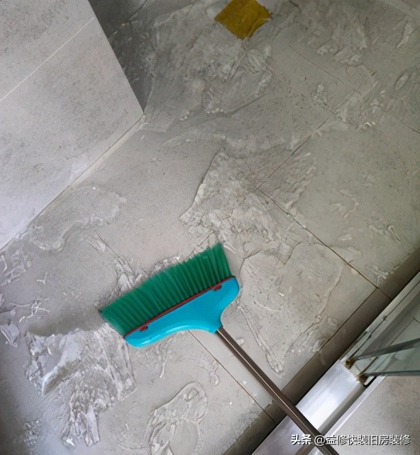 卫生间漏水不想砸砖怎么维修视频,卫生间漏水免砸瓷砖快速修复