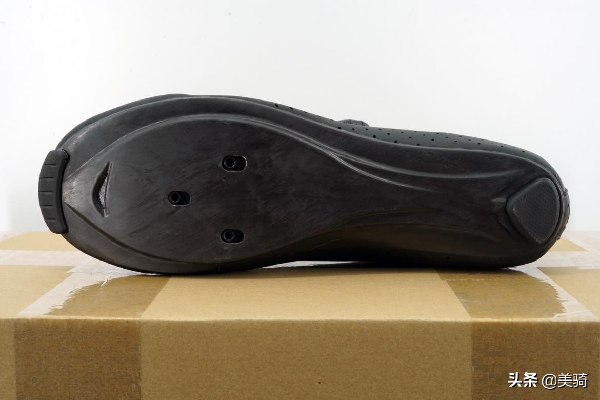 国产抗造碳底锁鞋推荐,入门公路锁鞋品牌推荐