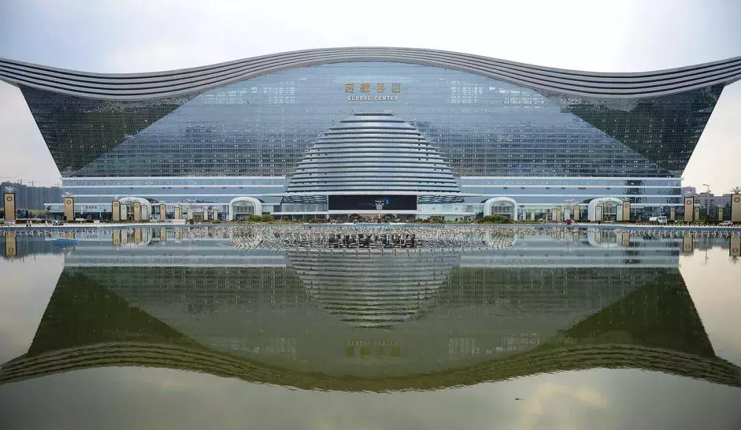 成都中心天府广场,成都天府广场风水八卦