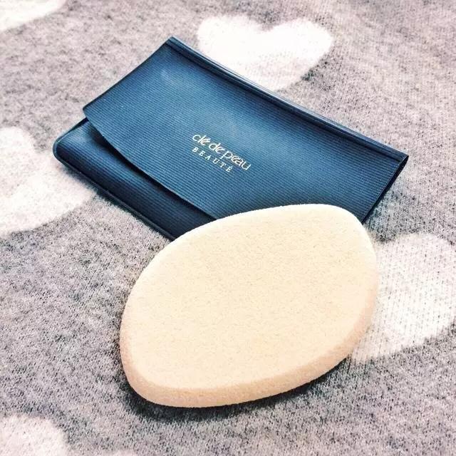 先化一个有光泽的自然底妆很重要,拥有完美底妆真的很简单