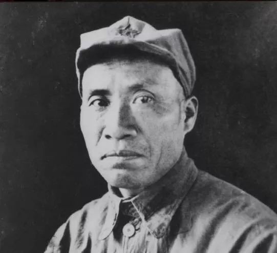 1930年,国民*党**中将被我军俘获,看到毛*东泽**大喊:润之,放我生路