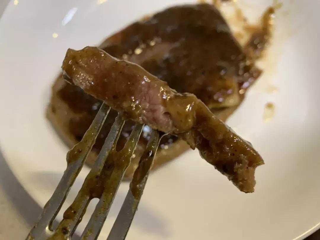 20元的拼接牛排和200元的原切牛排有啥差别？怎么辨别牛排好坏？