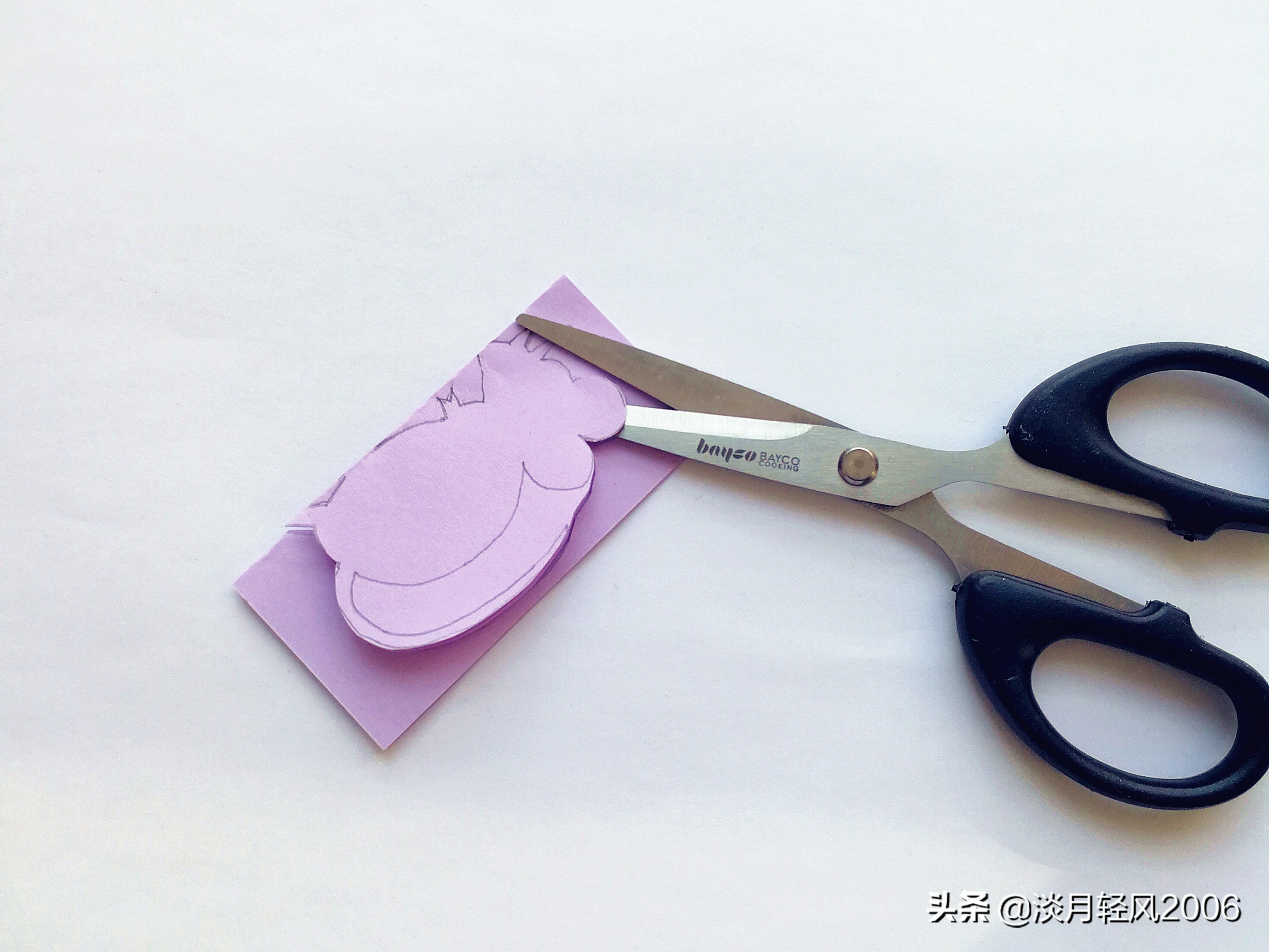 剪纸小老鼠怎么剪,手工剪纸剪出一对老鼠