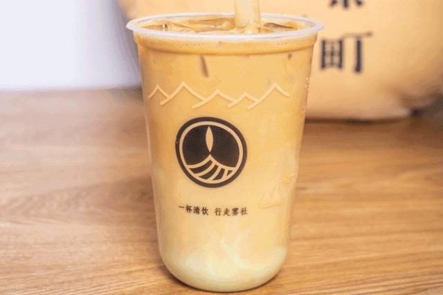 曝光！人广惊现1杯“少女*身失**茶”，快被小姐姐排疯了！