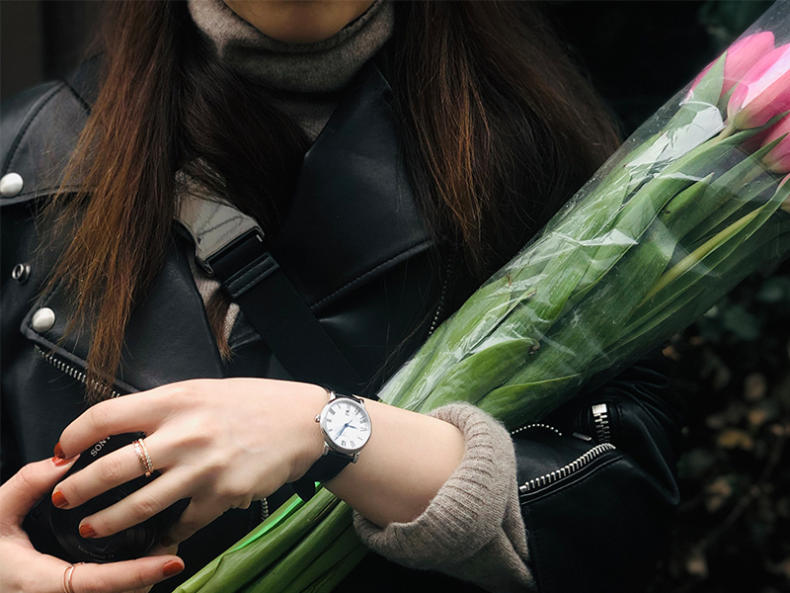 天梭小美人石英女表1500靠谱吗,天梭23新品魅时钢带石英情侣女表