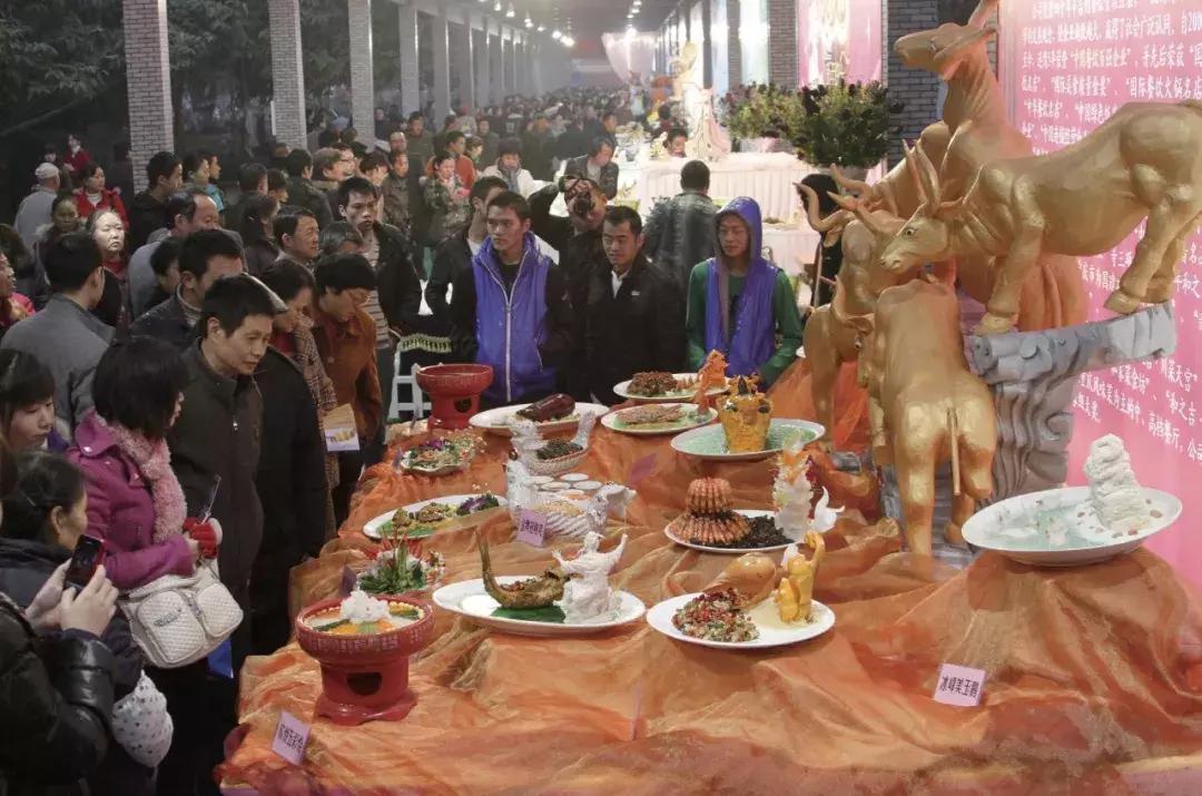 70张照片合集视频,70年衣食住行对比图