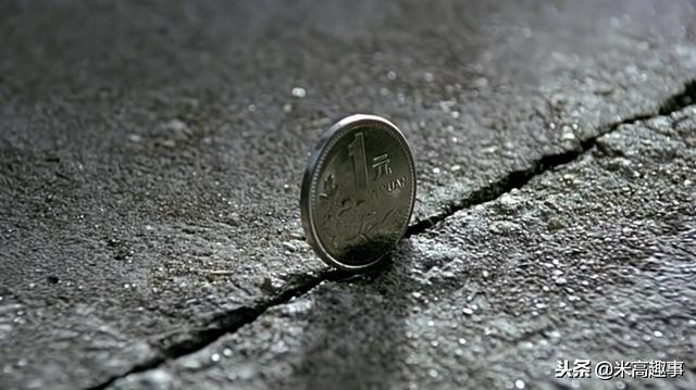 周星驰电影中的不为人知的细节,周星驰电影为啥过了5年才火