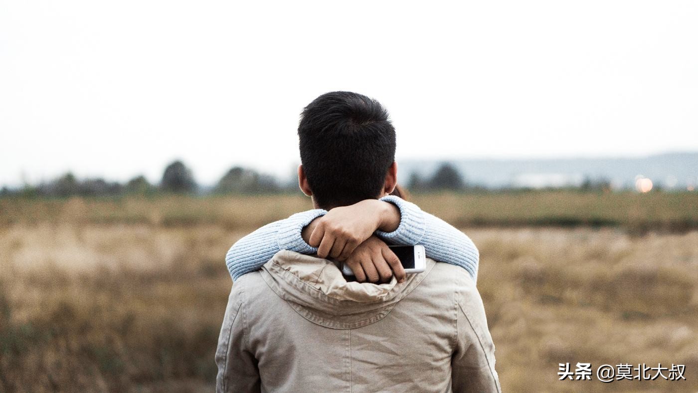 分手后第一次见面可以送花吗,分手后和女朋友第一次见面怎么办