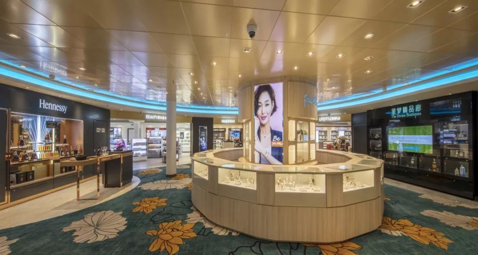 世界梦号内部游览过程 (探索梦号邮轮参观攻略)