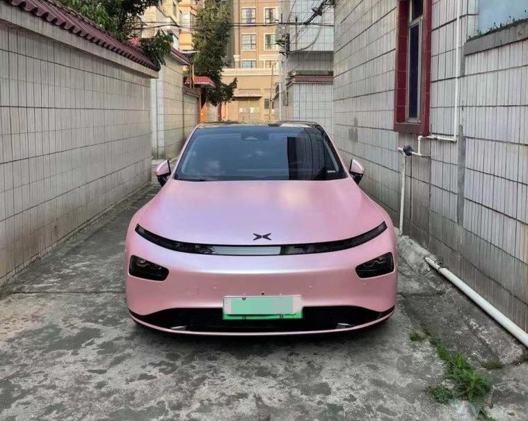 小鹏p7什么颜色的车衣适合女生 (小鹏p7车衣什么颜色好看女生)