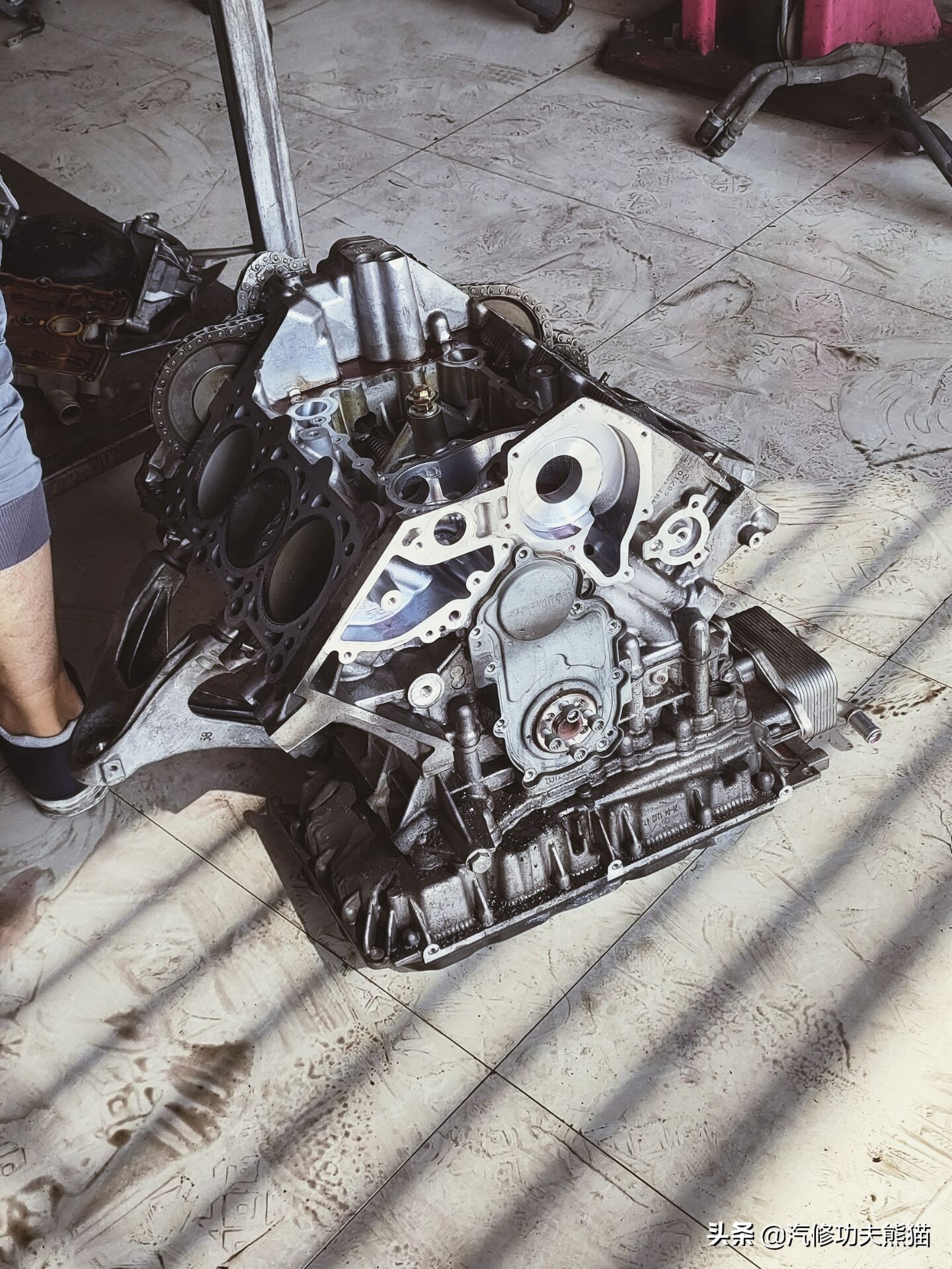 新款大众途锐烧机油吗,百万豪车为什么还烧机油