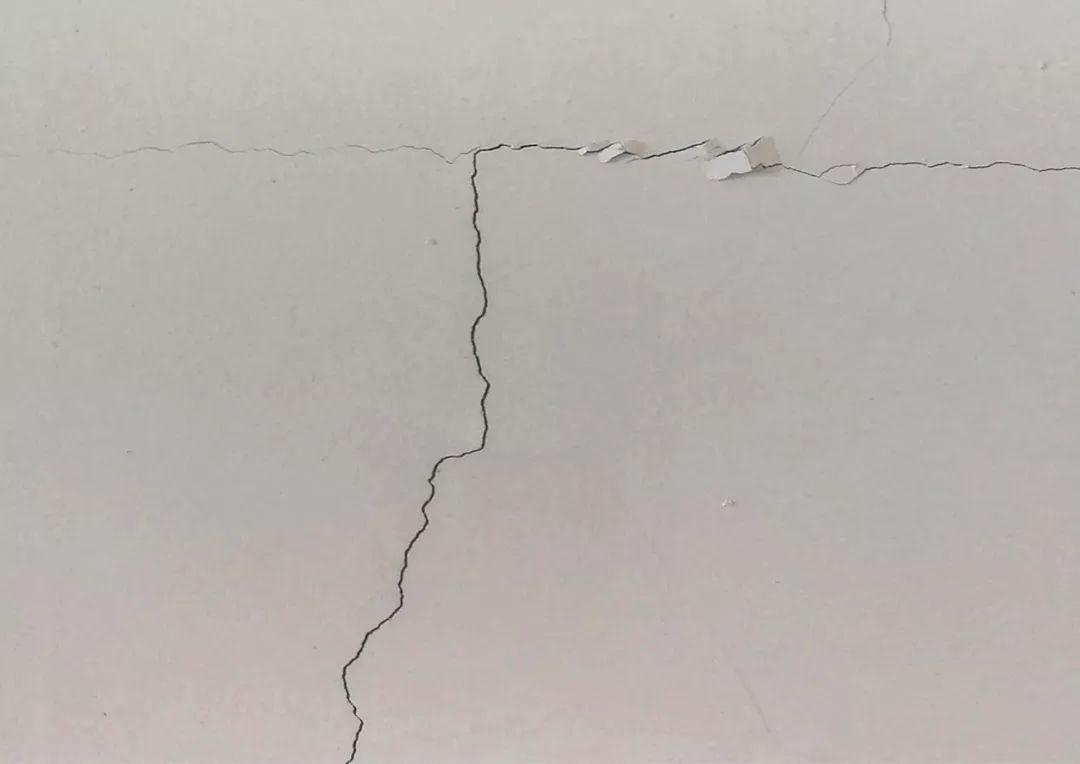 二手房墙体发霉怎么彻底解决,二手房墙壁发霉重新刷漆