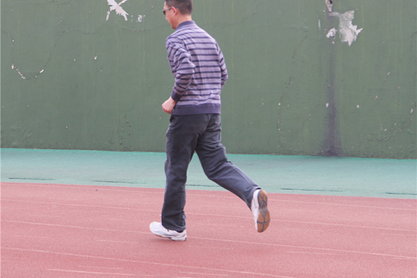 慢跑和走步哪个能延长寿命,每周跑步多久才能延长寿命