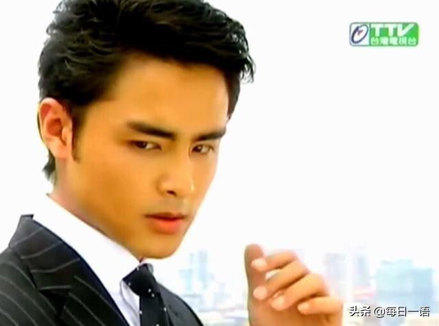 明道抱娃出游父爱爆棚,明道官宣当爸爸照片