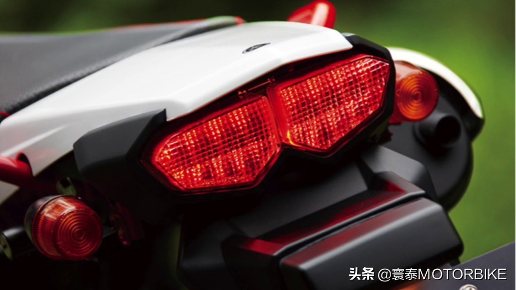 17款雅马哈250最新动态,雅马哈高颜值街车250