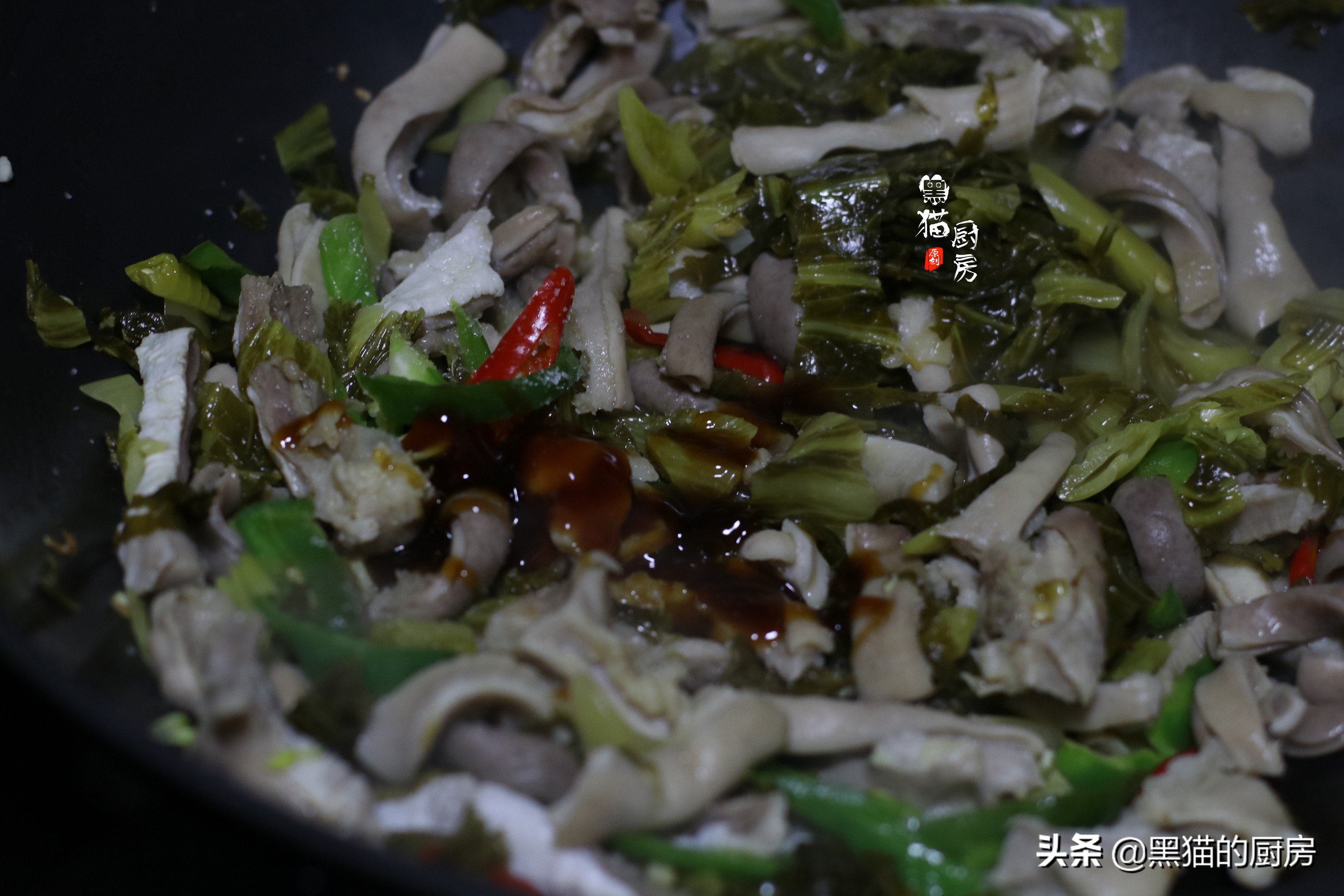 炒猪肚粘锅,焯水猪肚怎么样炒才不会硬