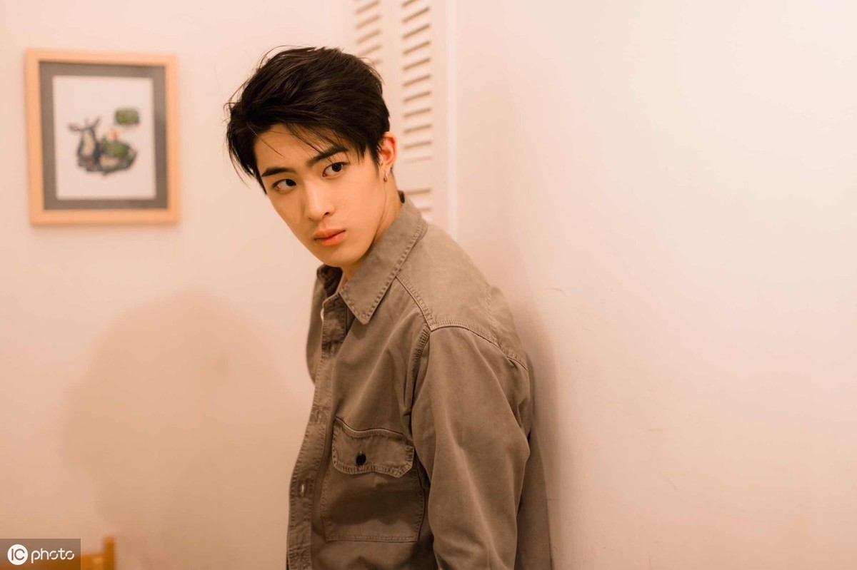 面对喜欢的女生不敢表白怎么描述,面对心动女生