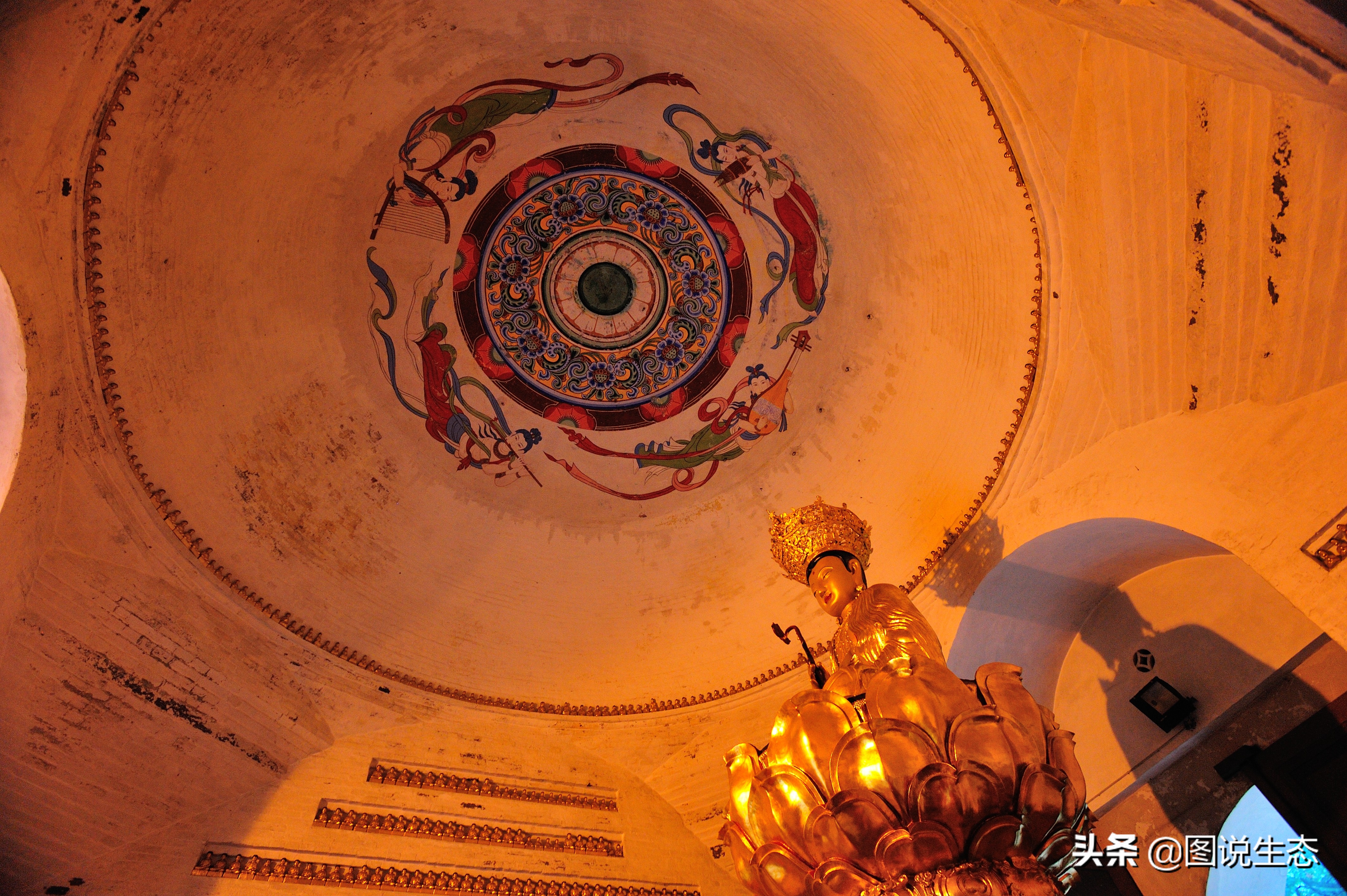 登上峨眉山金顶看风景,峨眉山日出云海佛光圣灯照片