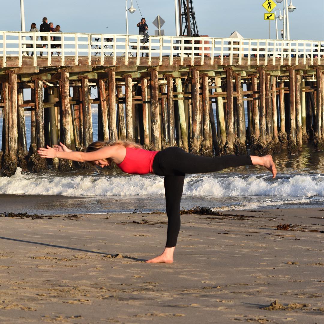 学会又帅又甜的“甜酷风”，加上瑜伽瘦身减脂，你就是街头潮人