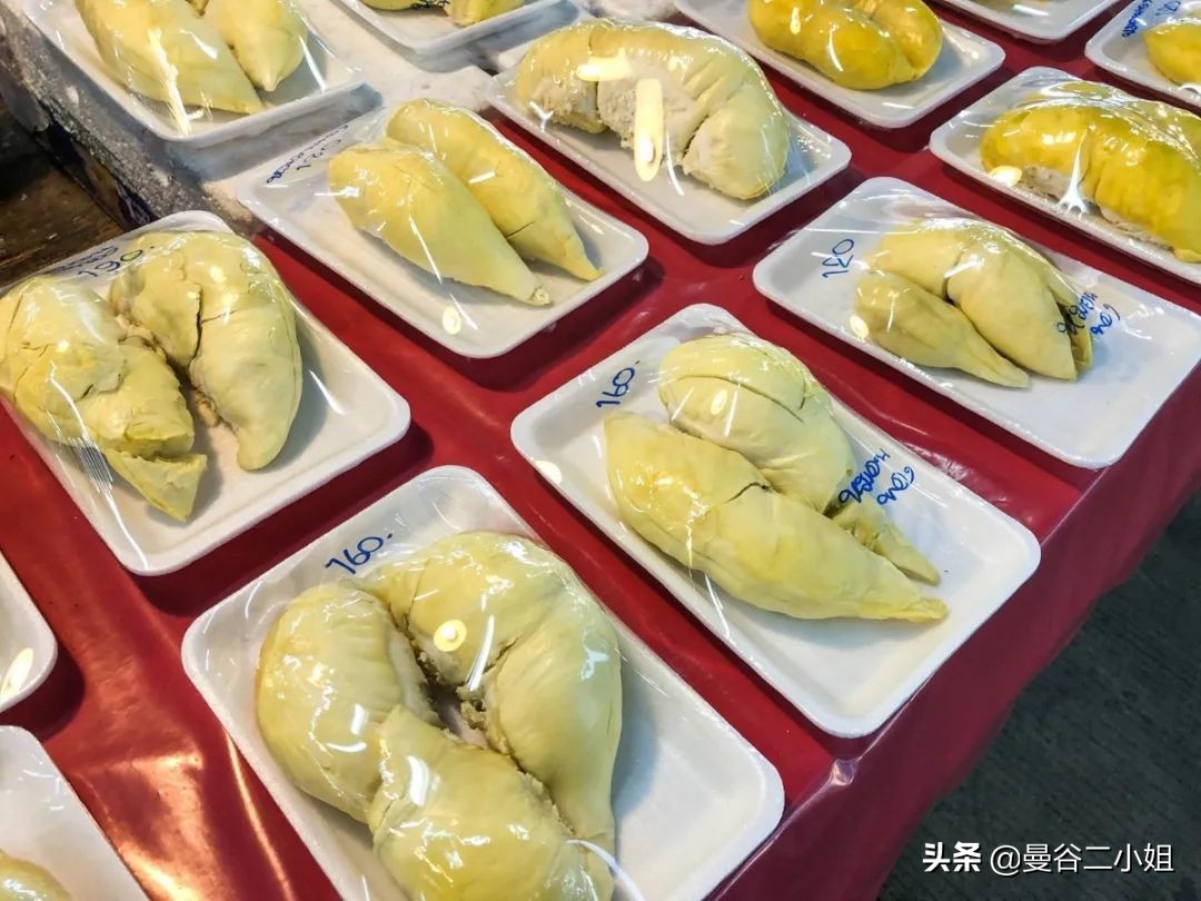 疫情期间逛泰国菜市场，买了一整只榴莲才58块钱，又香又甜